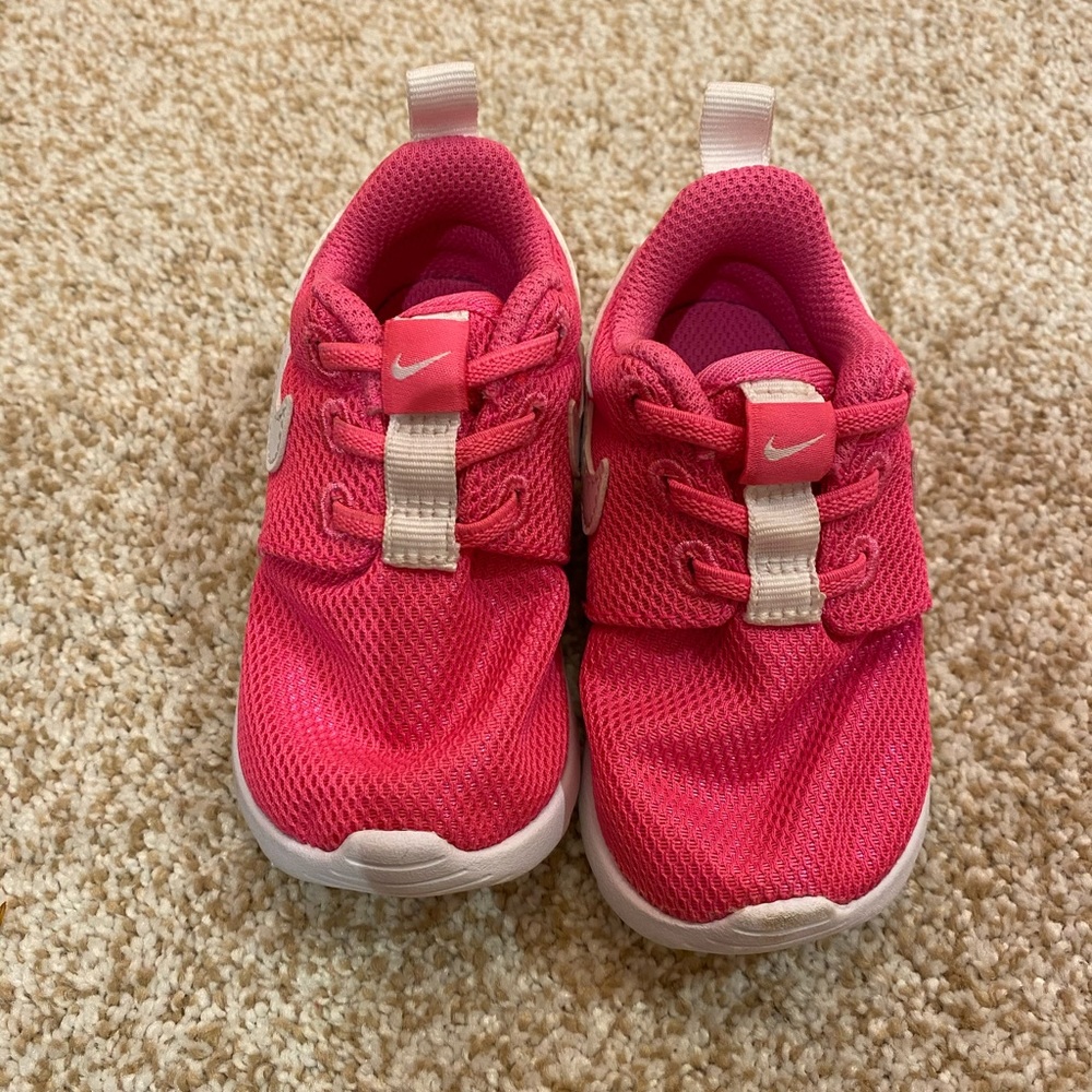 Nike  sneaker size 5c